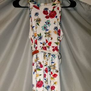 Dress with adjustable belt